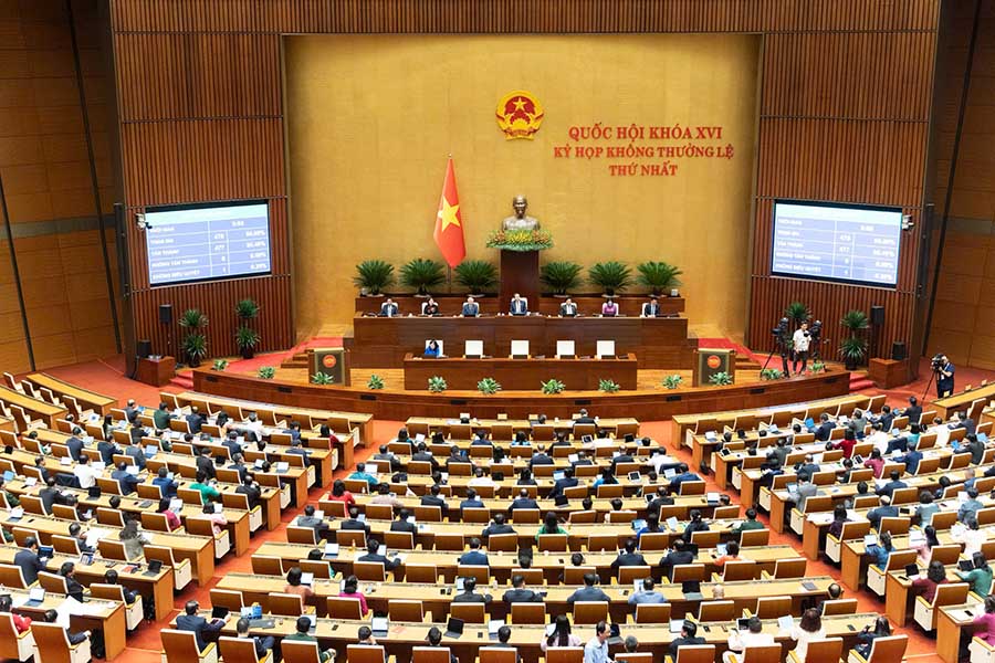 The National Assembly voted to pass the National Assembly's Resolution on reducing personal income tax and corporate income tax for individuals and businesses. Photo: Media National Assembly