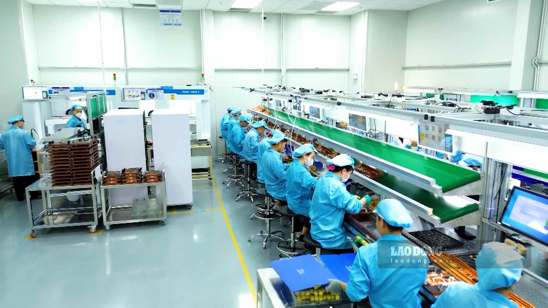 Las localidades deben pronosticar y preparar proactivamente los recursos humanos, evitando la situación de que los proyectos lleguen y luego busquen gente. En la foto, trabajadores trabajando en el Parque Industrial en Bac Ninh. Foto: Tran Tuan
