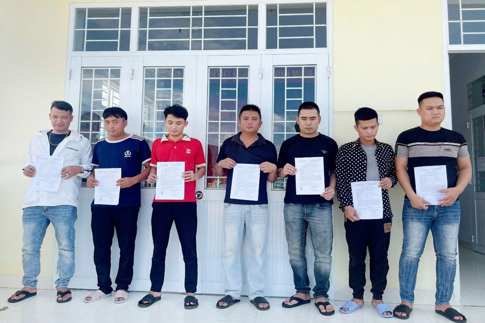 7 đối tượng liên quan vụ hỗn chiến xảy ra trên địa bàn xã Vĩnh Thịnh bị khởi tố. Ảnh: Công an Gia Lai
