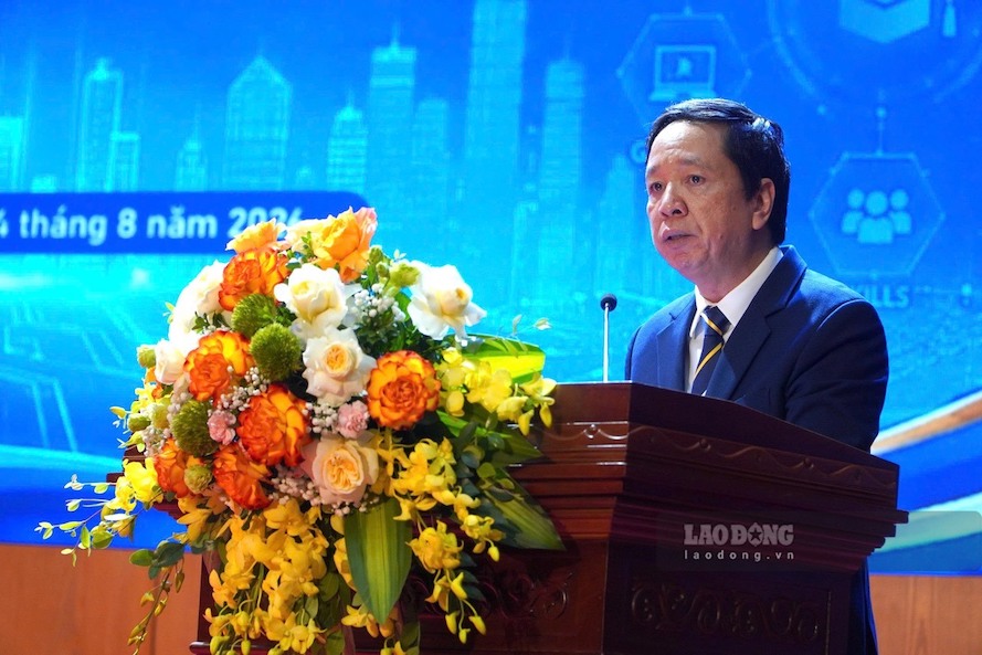 PGS.TS Nguyễn Văn Hùng – Hiệu trưởng Trường Đại học Giao thông vận tải. Ảnh: Tường Vân