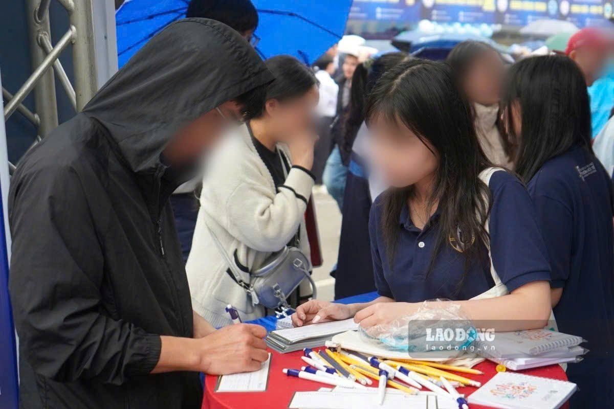 Công an TP Hải Phòng đề nghị phụ huynh, học sinh, sinh viên cảnh giác trước những thủ đoạn lừa đảo mùa tựu trường. Ảnh: Hoàng Khôi