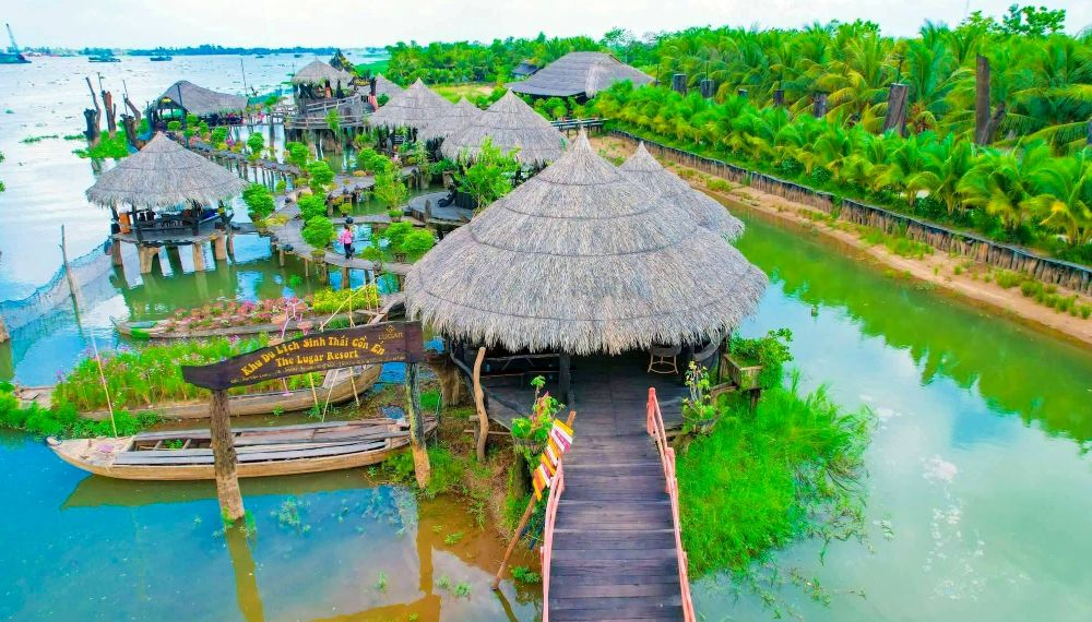 Sẽ tuyệt vời khu thưởng thức món lẩu cù lao giữa mênh mang sông nước ở Cồn Én. Ảnh: Kim Yến