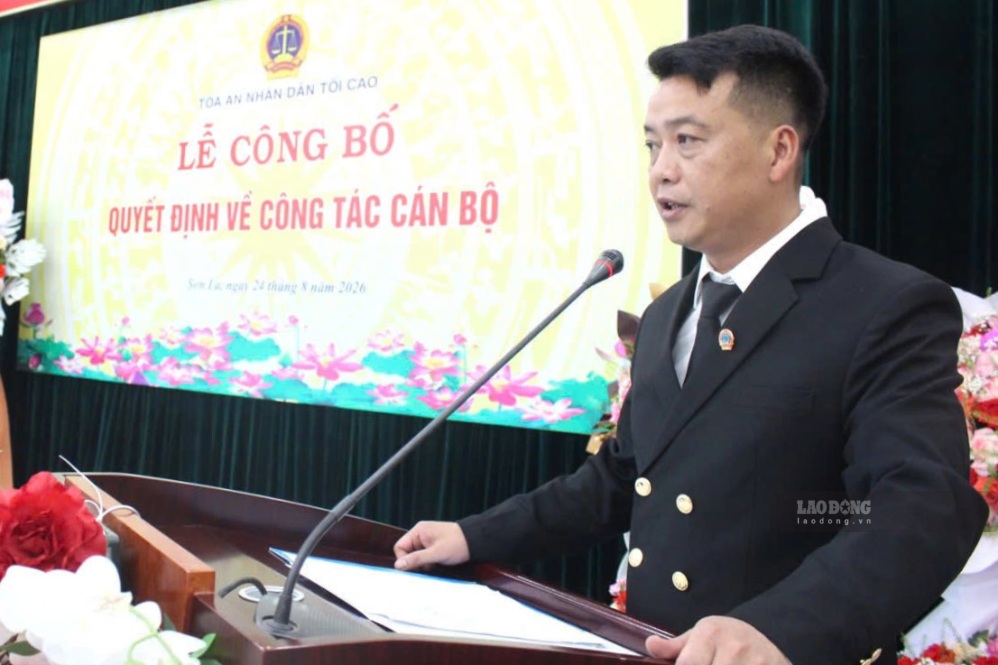 Tân Phó Chánh án Tòa án nhân dân tỉnh Sơn La phát biểu nhận nhiệm vụ tại lễ công bố. Ảnh: Quốc Định