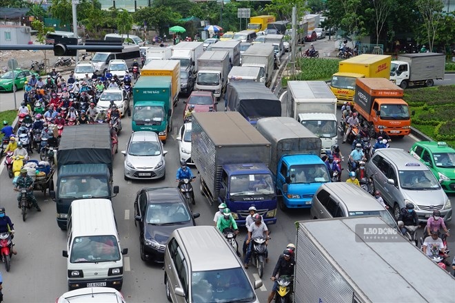 Ho Chi Minh City tightens trucks into the inner city to reduce congestion. Photo: Minh Quan