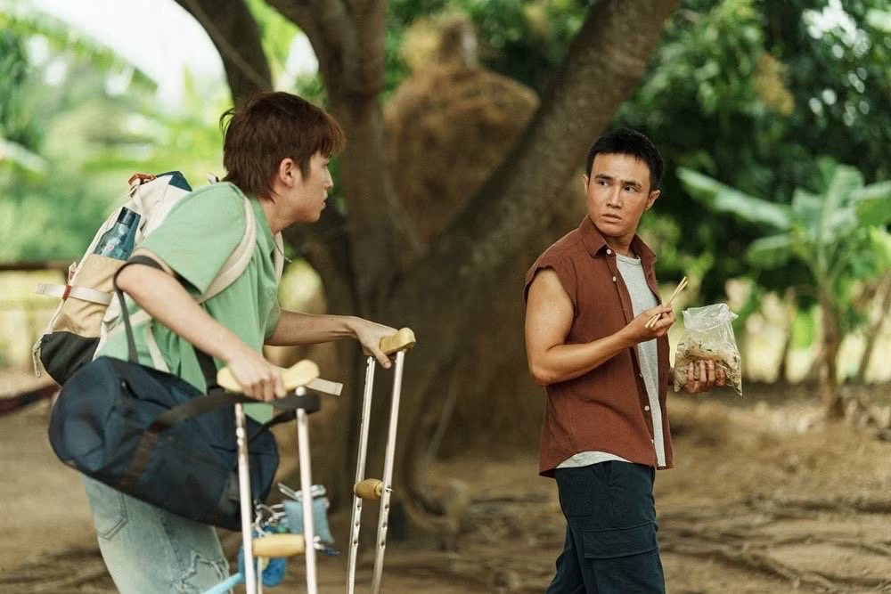 Huynh Lap's movie surpasses the hundred-billion VND mark. Photo: Film crew provided.