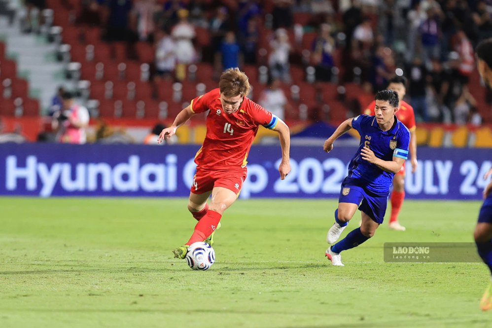 Vietnam national team welcomes Thailand in the second leg of the ASEAN Cup 2026 final. Photo: Minh Dan