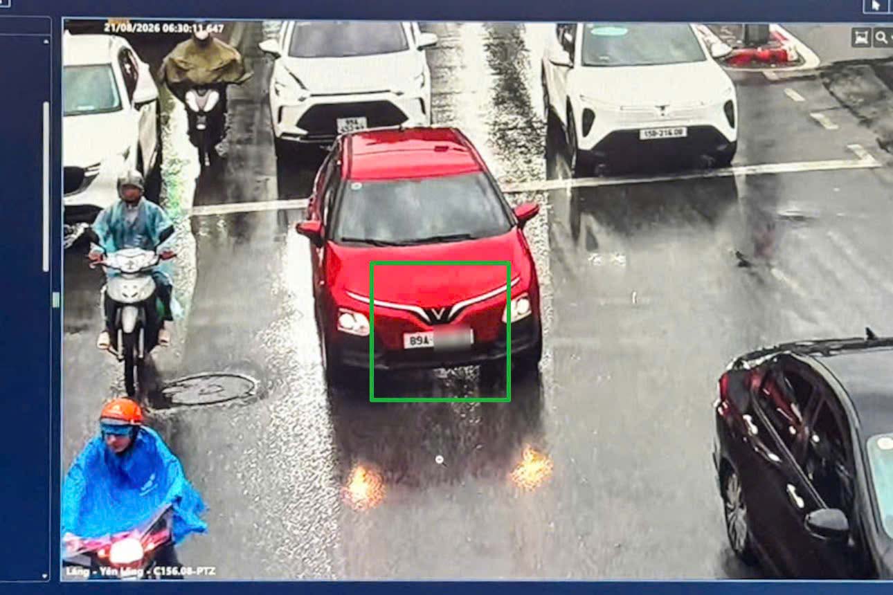 AI camera tracks cars with 2 different license plates. Photo: Hanoi Traffic Police Department