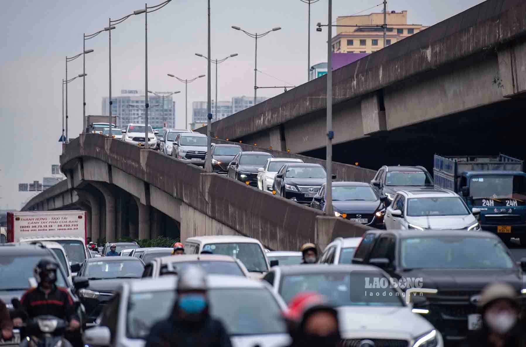 Hanoi plans to definitively handle prolonged congestion points. Photo: Huu Chanh