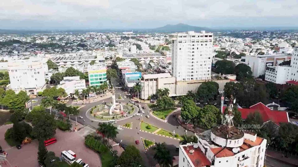 Functional agencies of Dak Lak province are focusing on removing difficulties and obstacles in the process of implementing projects subject to investment attraction. Photo: Bao Trung
