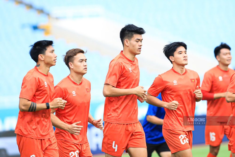 De jeunes joueurs comme Ngọc Mỹ et Quang Kiệt aspirent à jouer avec l'équipe vietnamienne. Photo: Minh Dân