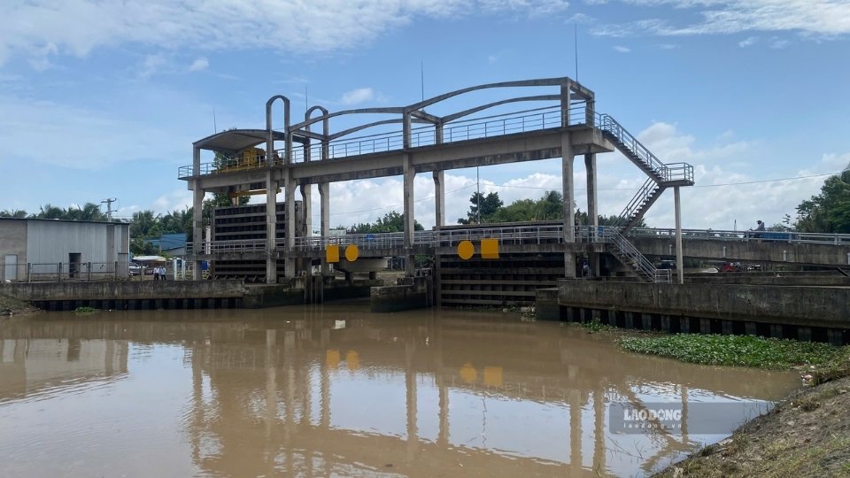 Irrigation works are expected to promote investment efficiency, increase the ability to respond to landslides and saltwater intrusion. Photo: Hoang Loc