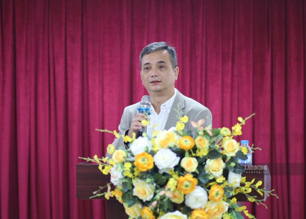 TS. Nguyễn Tùng Lâm - Chủ tịch Hội đồng quản lý Viện iSEED phát biểu tại lễ ký kết. Ảnh: Trí Minh