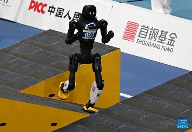 Trung Quốc đề xuất xây dựng hơn 100 tiêu chuẩn cho robot hình người