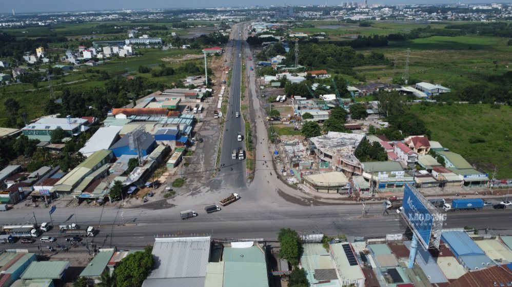 Đoạn đường 25B giao với quốc lộ 51 đang thi công mở rộng. Ảnh: HAC