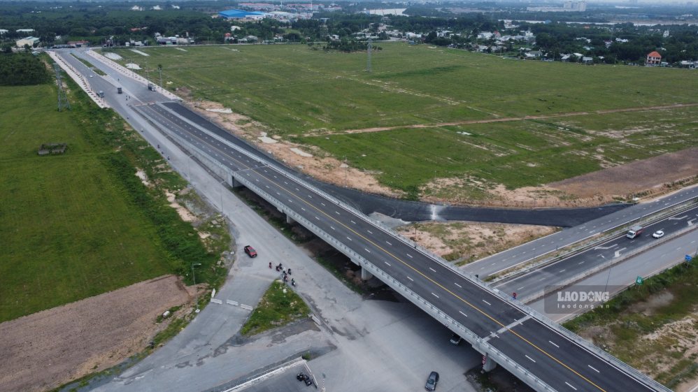 Đoạn đường 25B giao đường vành đai 3 TPHCM. Ảnh: HAC