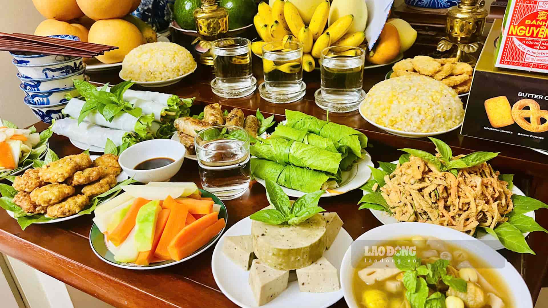 Những mâm cỗ chay mùa Vu Lan, từ căn bếp đến lòng thành kính. Ảnh: Huyền Trang