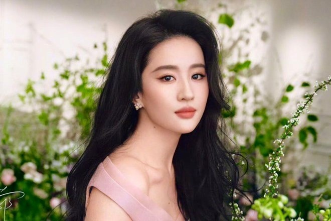 Tuổi 39 của Lưu Diệc Phi: Xinh đẹp, giàu có và nổi tiếng