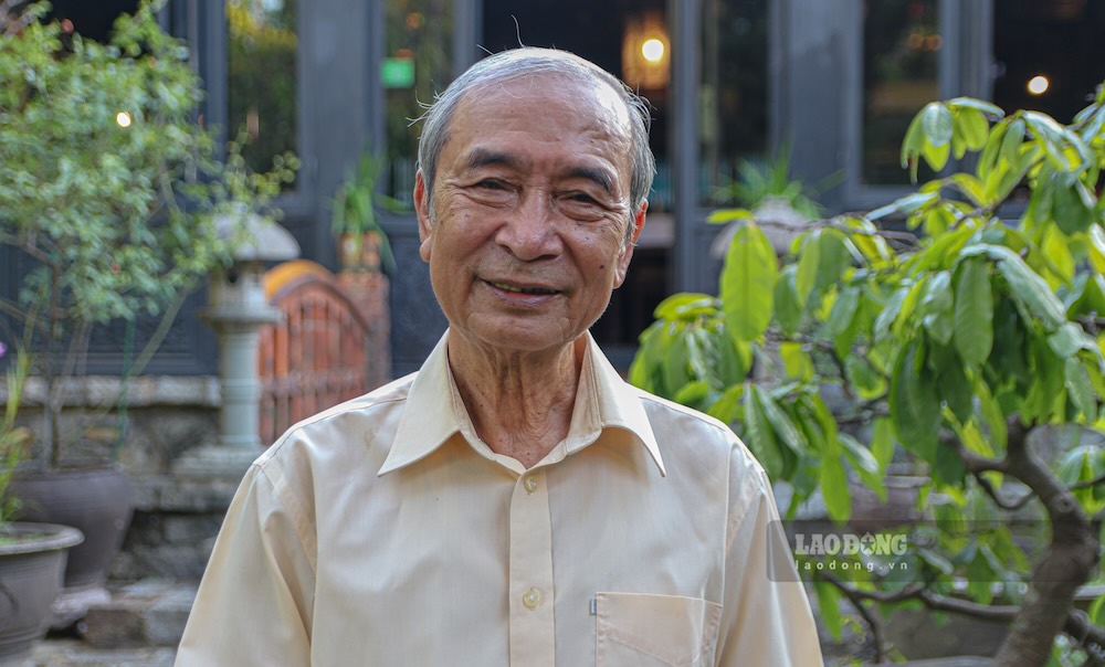 Nhà nghiên cứu Nguyễn Xuân Hoa cho rằng cần có giải pháp bảo tồn tổng thể đối với hệ thống nhà rường, nhà vườn và phố cổ Huế. Ảnh: Nguyễn Luân