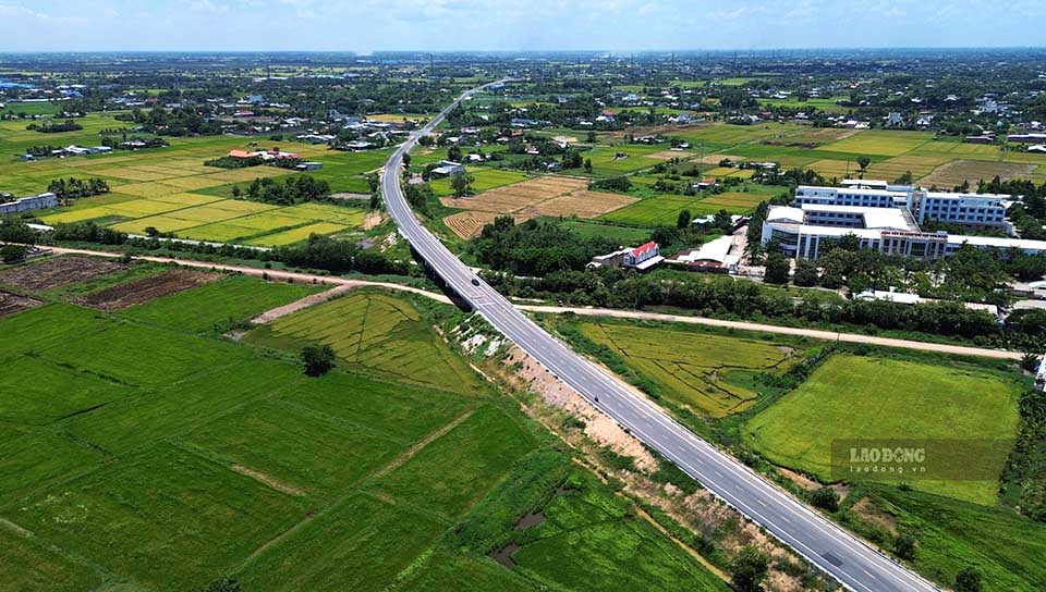 Đạt 94,7%, đường Hồ Chí Minh Chơn Thành - Đức Hòa tăng tốc thông xe kỹ thuật trong tháng 9. Ảnh: Huỳnh Du