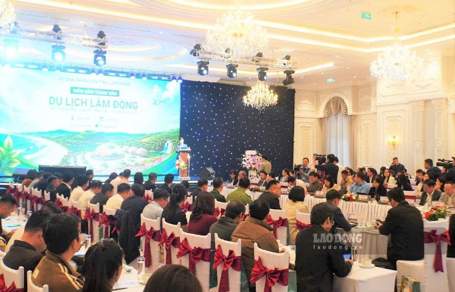 Hơn 250 đại biểu tham dự diễn đàn, đề xuất giải pháp xây dựng thương hiệu điểm đến du lịch Lâm Đồng. Ảnh: Phúc Khánh