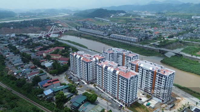 Housing projects are contributing to expanding urban space in Lao Cai. Photo: Dinh Dai