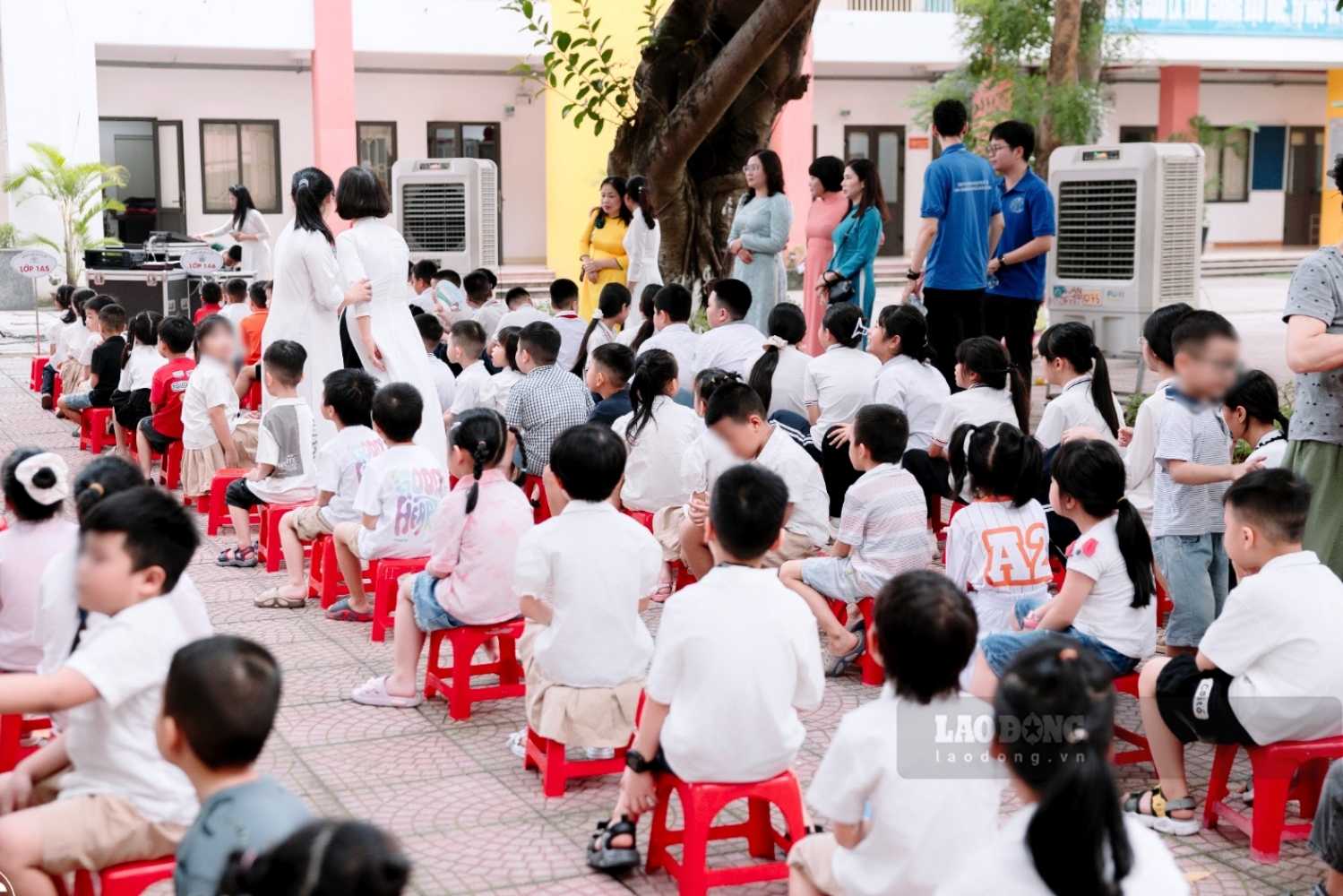 Students of Uy No Primary and Secondary School. Photo: Phuong Anh