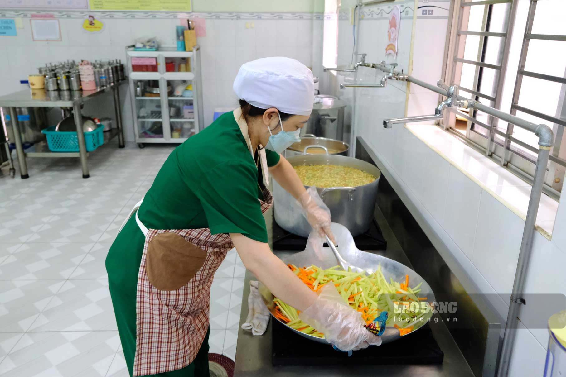 Schools in Can Tho simultaneously tighten management of semi-boarding meals at the beginning of the new school year. Photo: My Ly