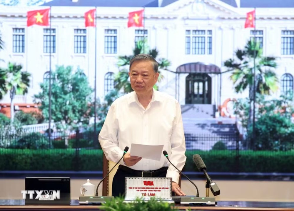 General Secretary and President To Lam chaired a working session with the Government Party Committee and relevant agencies on the implementation of social security policies. Photo: VNA