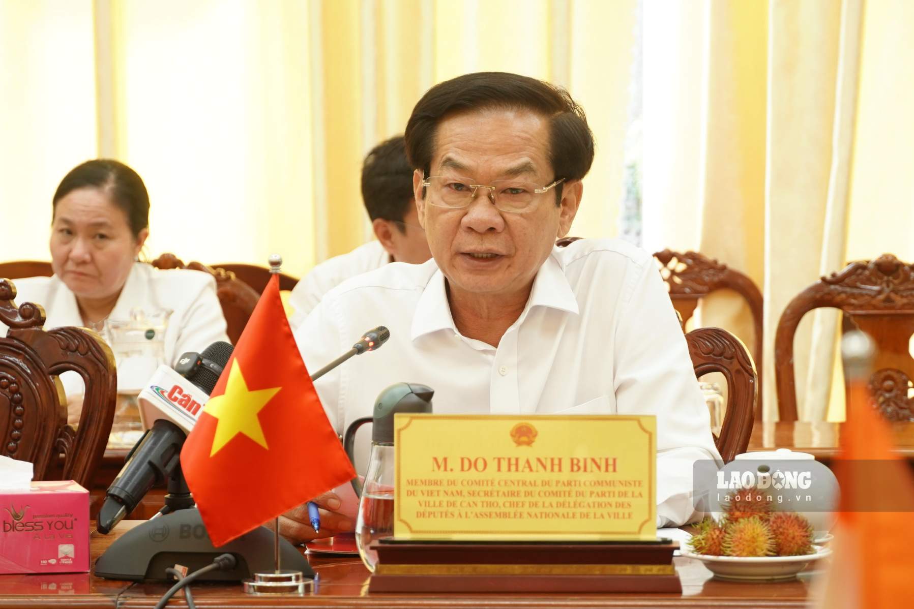 Ông Đỗ Thanh Bình - Bí thư Thành ủy Cần Thơ phát biểu tại buổi làm việc. Ảnh: Tạ Quang