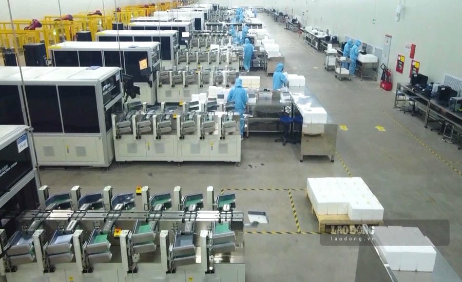 Inside a factory in an industrial park in Bac Ninh. Photo: Tran Tuan