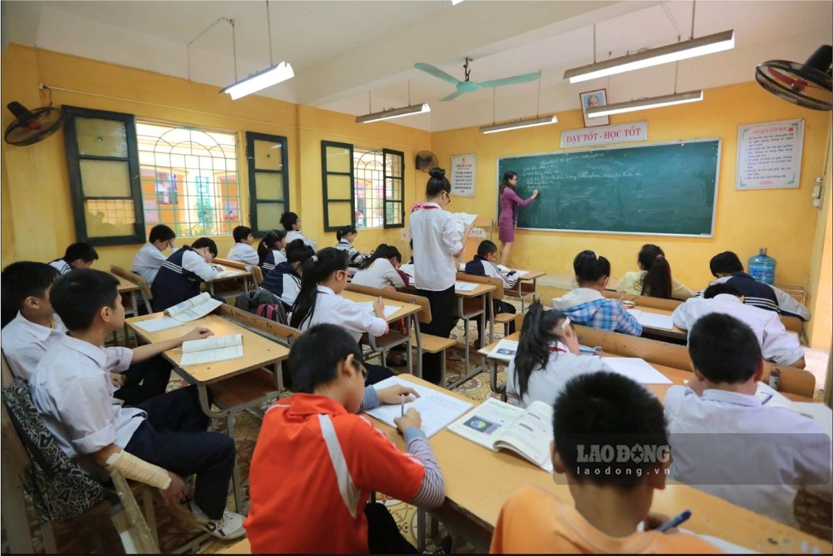After the school arrangement, the principal is responsible for the entire school; the vice principal performs tasks according to assignment and authorization. Photo: Hai Nguyen