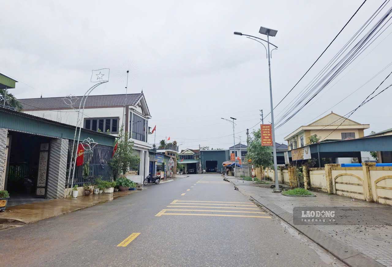 Một góc thôn Na Trung, xã Cẩm Duệ. Ảnh: Trần Tuấn