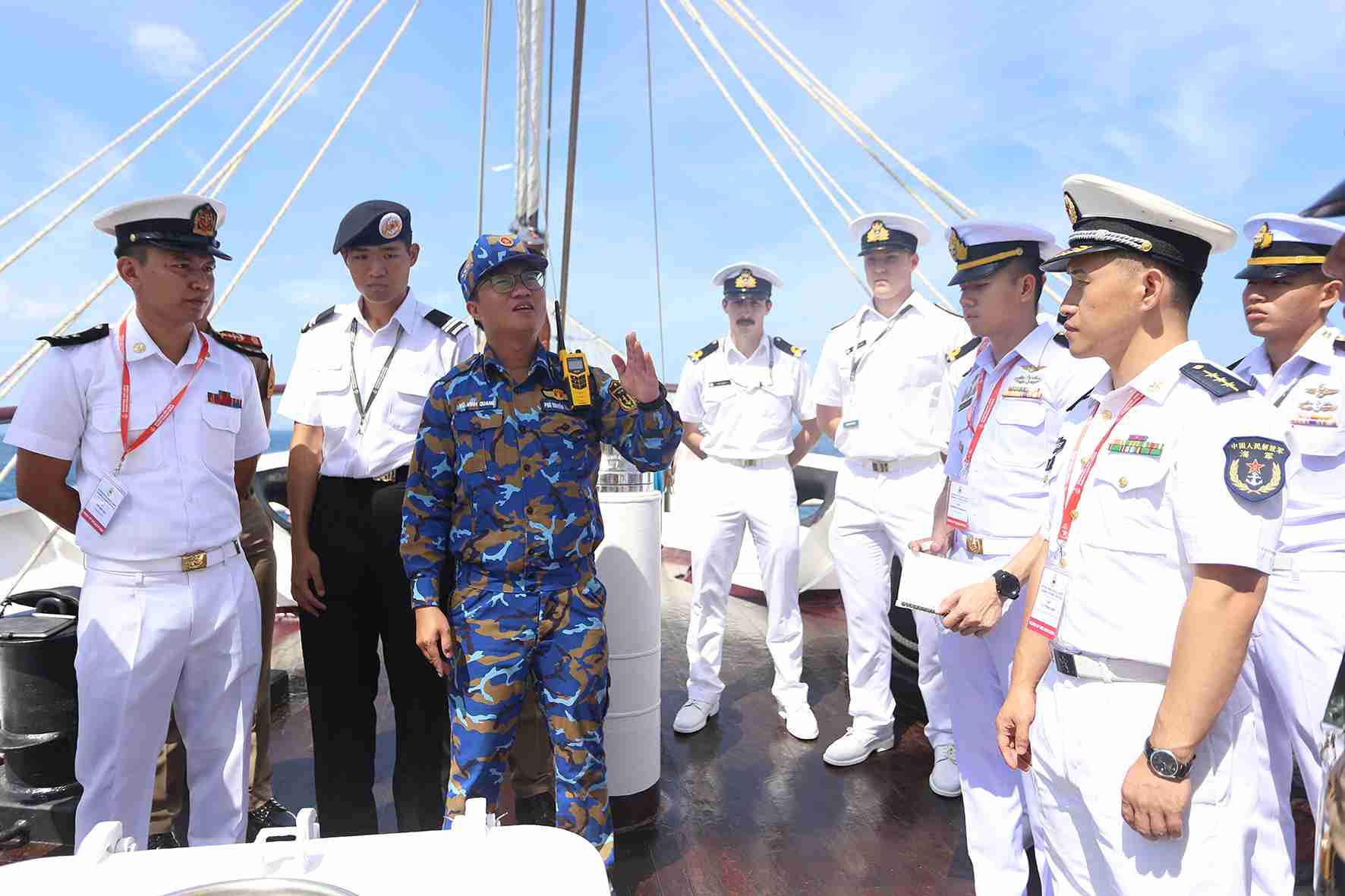 Naval students from many countries experience Sailing Boat 286 - Le Quy Don. Photo: Vietnam Navy
