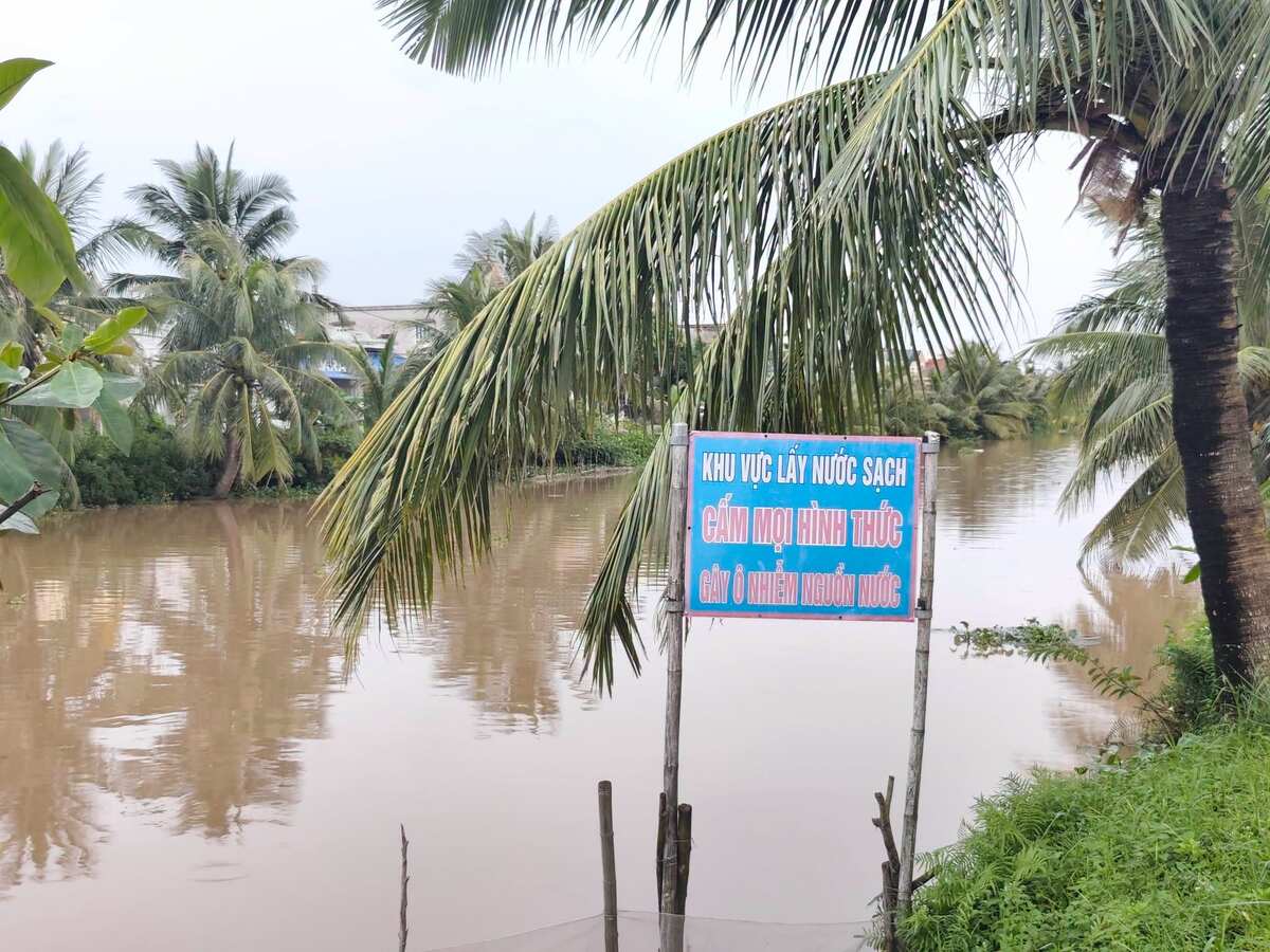 Hung Thang commune inspects 2 water plants after people's reflections. Photo: Hung Thang Commune Political - Administrative Center, Hai Phong