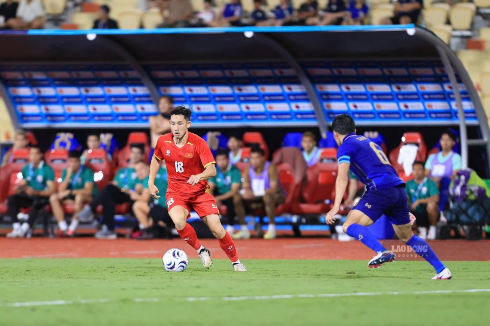 L'équipe vietnamienne face à l'opportunité de défendre avec succès le titre de champion de l'ASEAN Cup 2026. Photo: Minh Dân