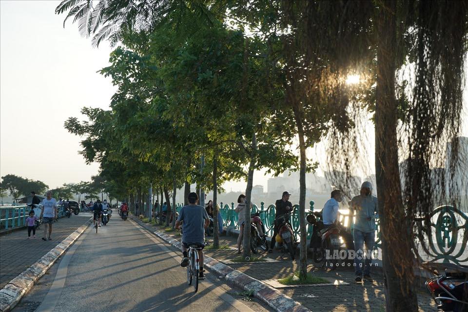 Preparing to start construction of the West Lake scenic traffic route project. Photo: Tung Giang