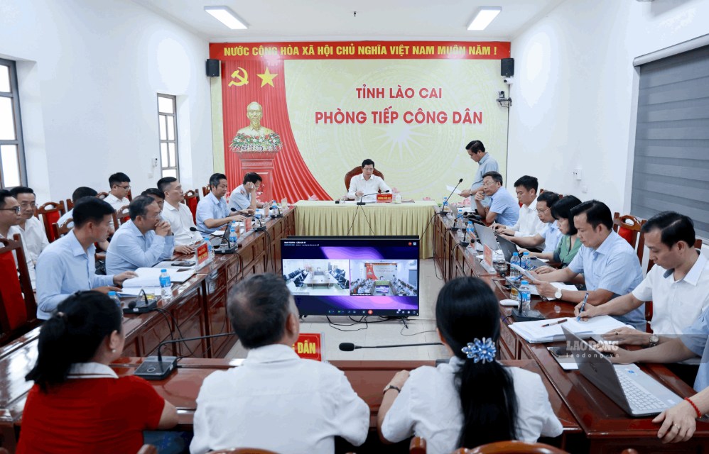 Scene of the monthly citizen reception of Lao Cai provincial leaders. Photo: Phan Tuan