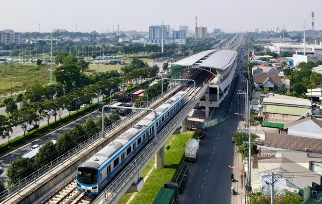 Metro Line No. 1 (Ben Thanh - Suoi Tien) from Ho Chi Minh City extends to Dong Nai Administrative Center and Long Thanh airport. Photo: Anh Tu