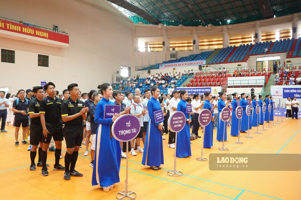 Quang cảnh lễ khai mạc Hội thao. Ảnh: Tạ Quang