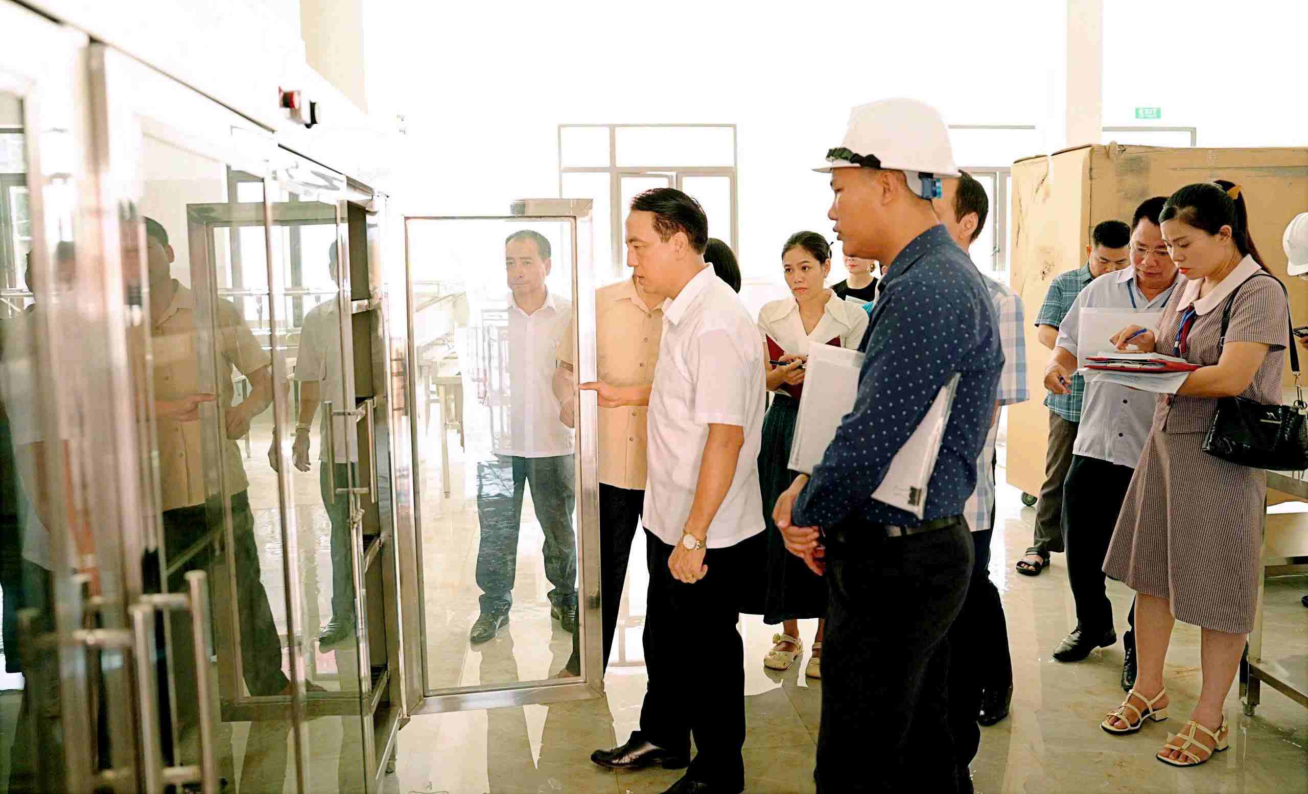 Mỗi trường nội trú liên cấp sẽ có 2 cán bộ y tế thường trực. Ảnh: Sở Y tế Điện Biên