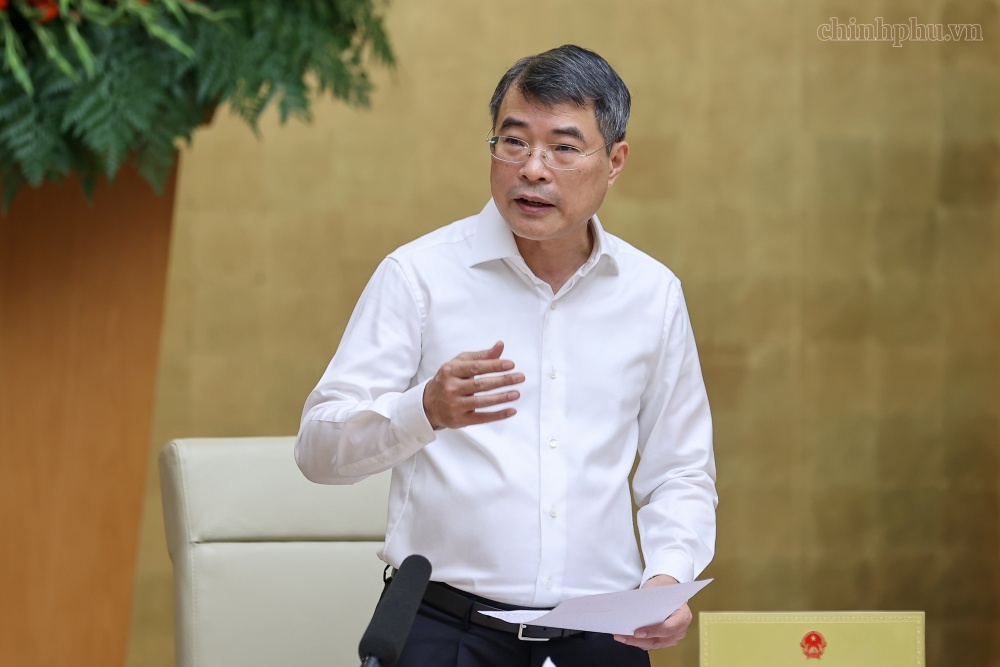 Politburo Member, Prime Minister Le Minh Hung gives opinions on draft laws, including the Law on Bidding (amended). Photo: chinhphu. vn/Nhat Bac