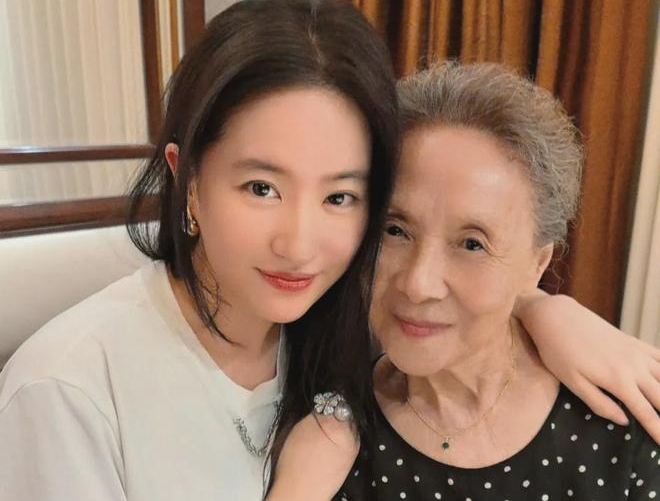 Luu Diec Phi and Ngo Ngan Thu. Photo: VieON.