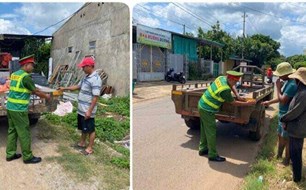 Công an cơ sở ở Đắk Lắk dán phản quang cho hơn 70 xe máy cày, xe công nông