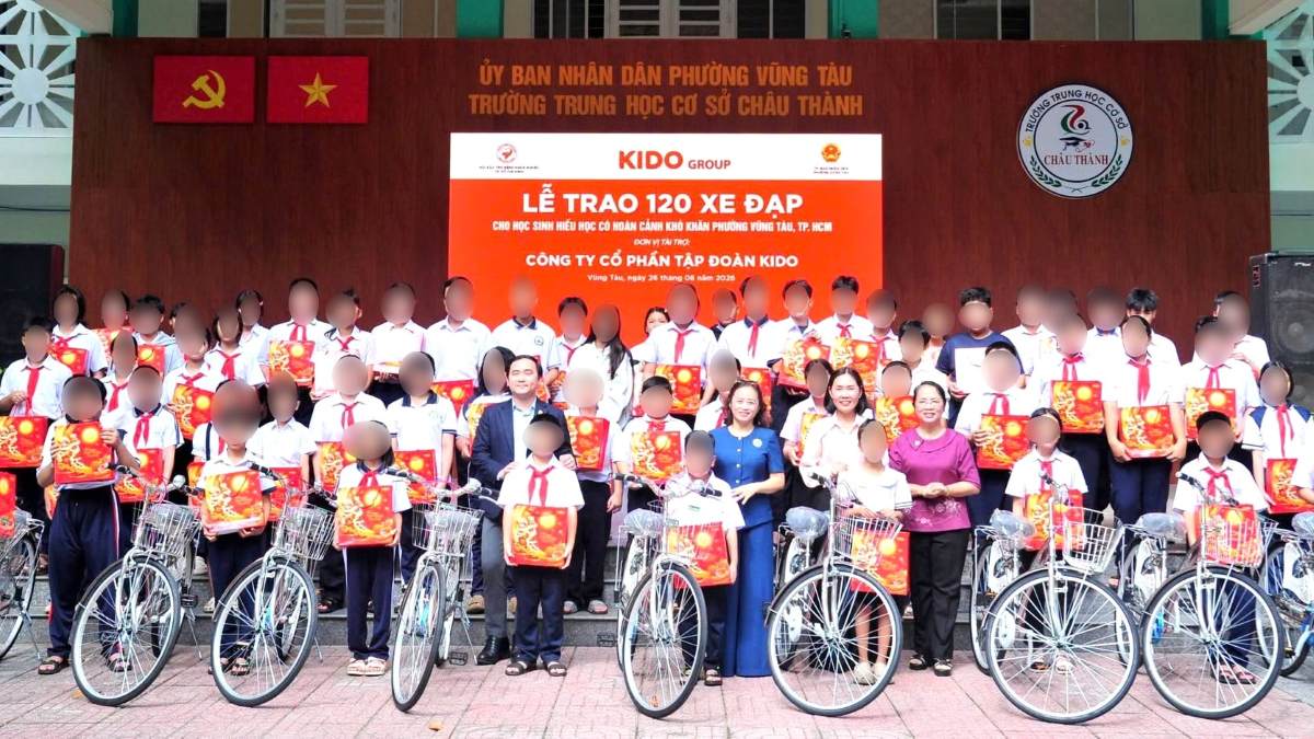 Trao 120 xe đạp và quà trung thu cho học sinh có hoàn cảnh khó khăn