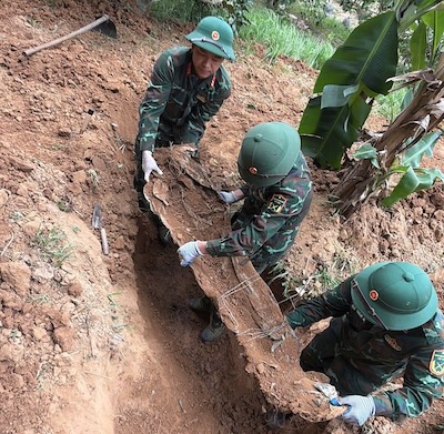 Đội 584 phát hiện hài cốt liệt sĩ. Ảnh: Bộ CHQS tỉnh Quảng Trị