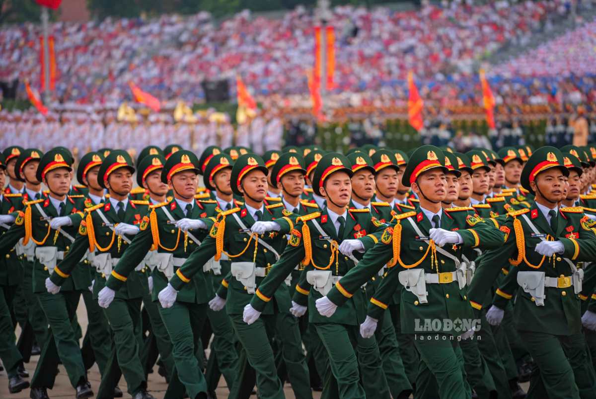 The government increases allowances for officers and soldiers retiring early. Photo: Tuan Anh