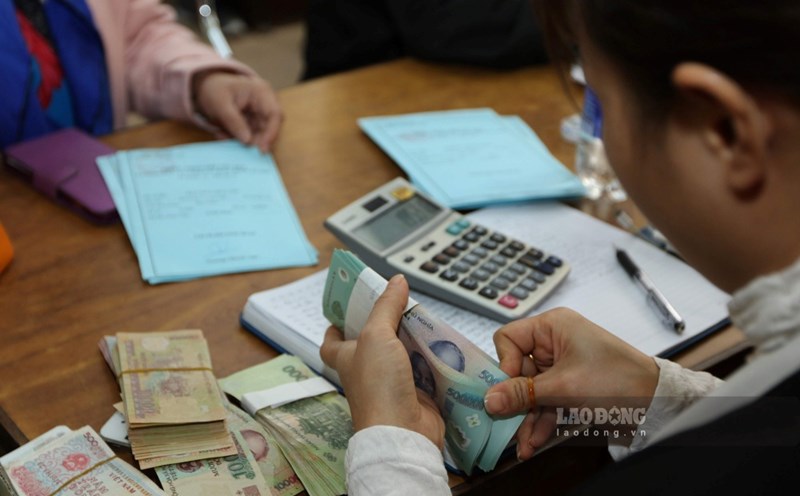 Cases of upcoming termination of monthly social allowances