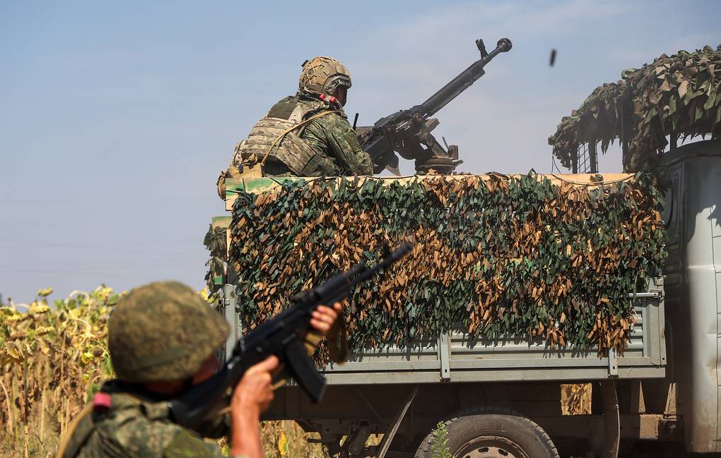 Russian soldiers on duty on the battlefield. Photo: TASS