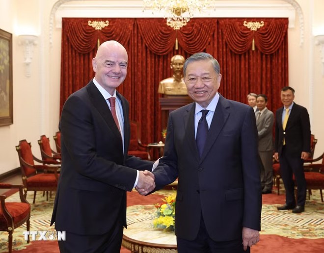 Tổng Bí thư, Chủ tịch nước đề nghị FIFA hỗ trợ Việt Nam đăng cai một số giải đấu