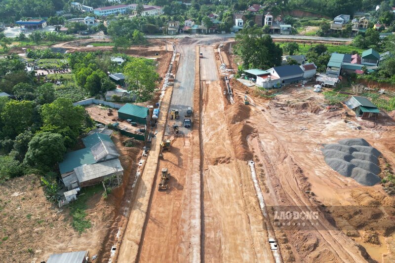 Tuyến đường nối Cụm công nghiệp Phú Hộ với Quốc lộ 2. Ảnh: Tô Công